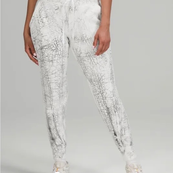 Lulu lemon jogger /4 NWT - Picture 4 of 5